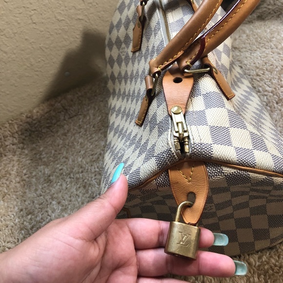 Louis Vuitton Purse - Picture 5 of 7